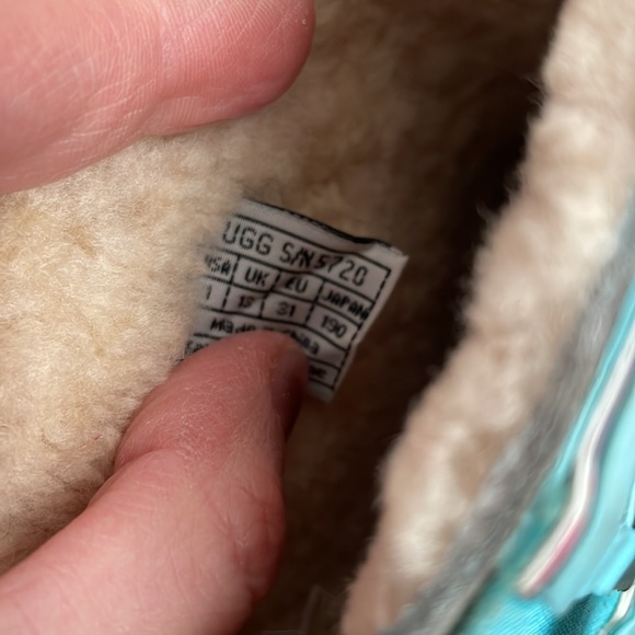 UGG Orcas stripe Boot in size 1 - Picture 9 of 15